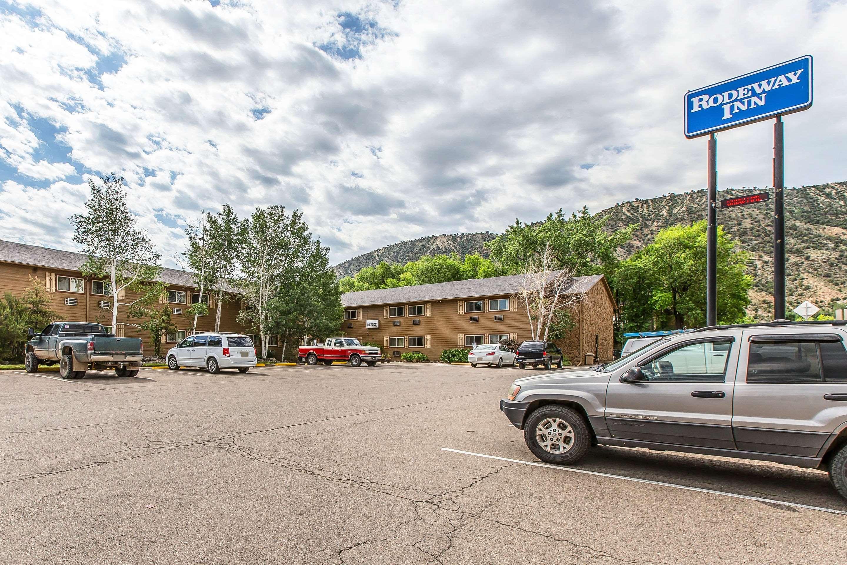 Rodeway Inn Rifle Exterior foto